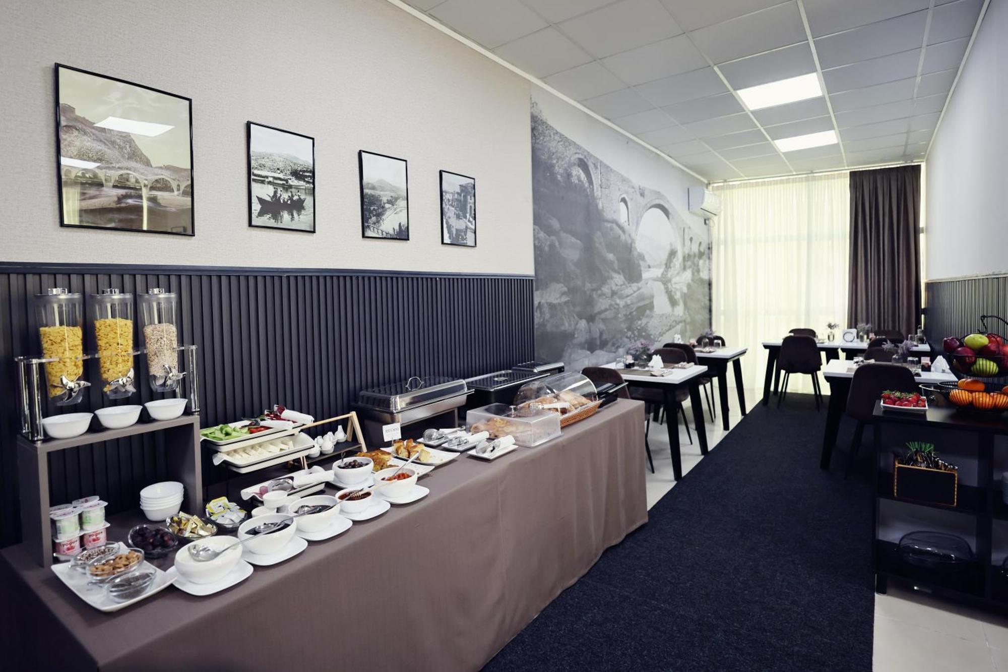 Hotel Dirista Shkodër Buitenkant foto